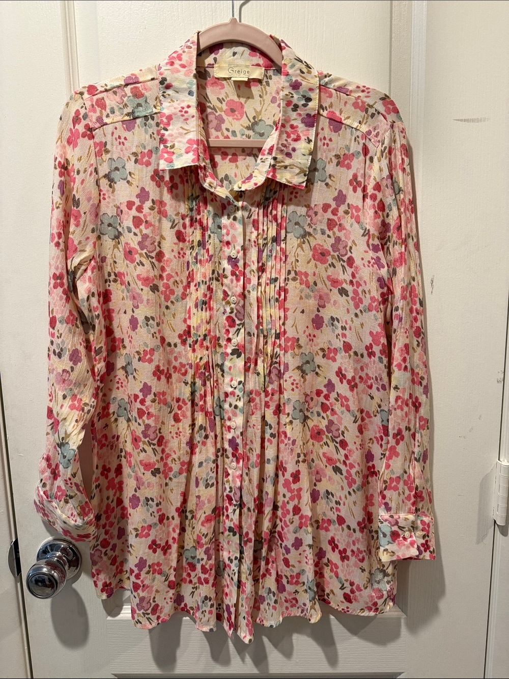 EUC Griege Floral Pintuck Button-Up Blouse in Pink Multi